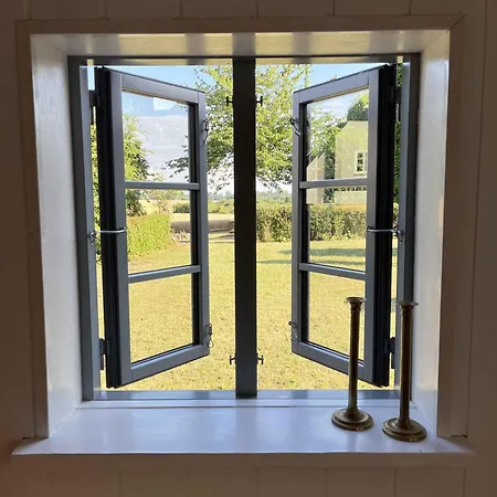 Charming House With Beautiful Views Semesterbostad *