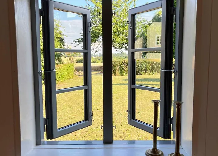 Charming House With Beautiful Views Ferienhaus