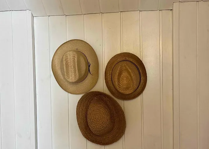 Charming House With Beautiful Views Гедсер