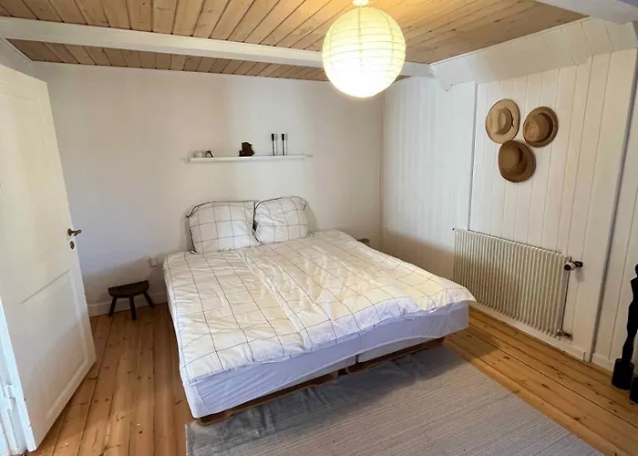 Charming House With Beautiful Views Дом отдыха Гедсер